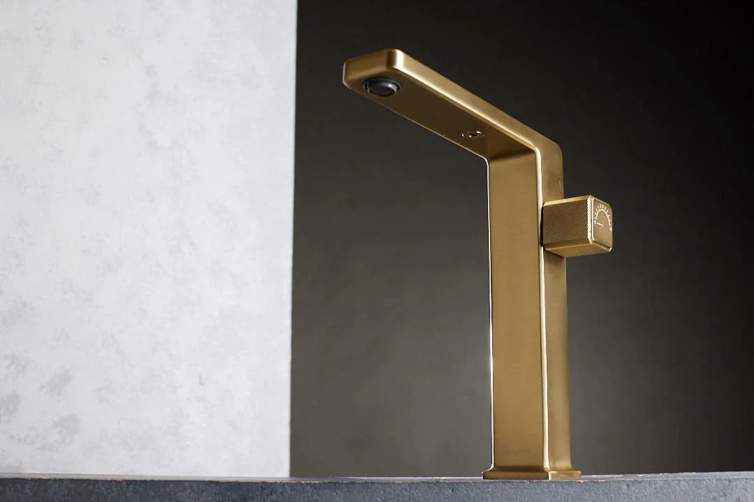 Aquant Statement Tall-Body Basin Mixer · Gold — Single-lever tall mixer for countertop basins.